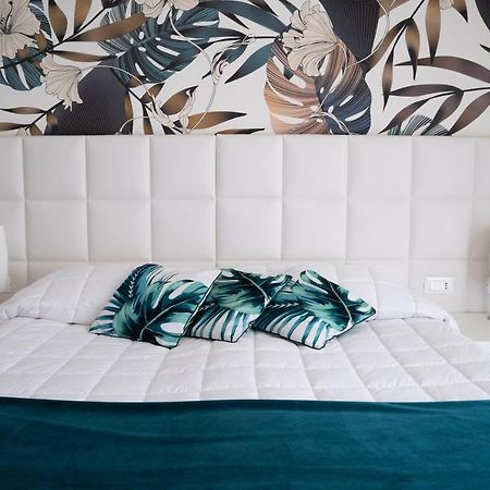 Hotel Conca Verde 利尼亚诺萨比亚多罗 外观 照片