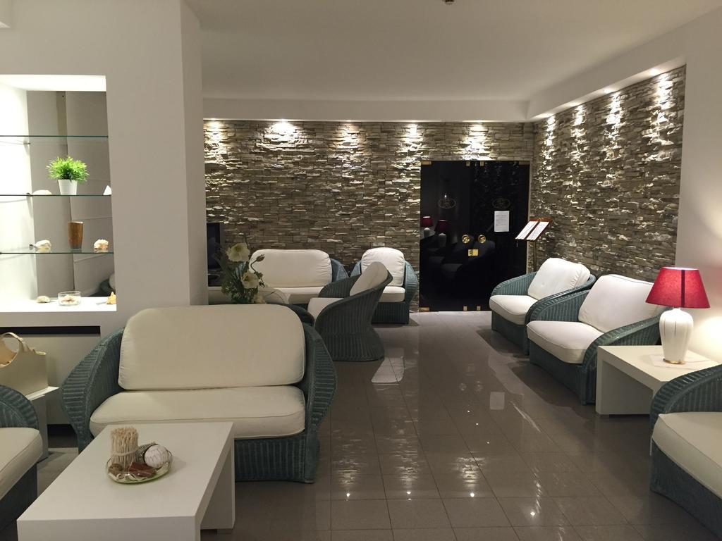 Hotel Conca Verde 利尼亚诺萨比亚多罗 外观 照片