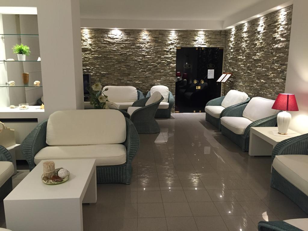 Hotel Conca Verde 利尼亚诺萨比亚多罗 外观 照片