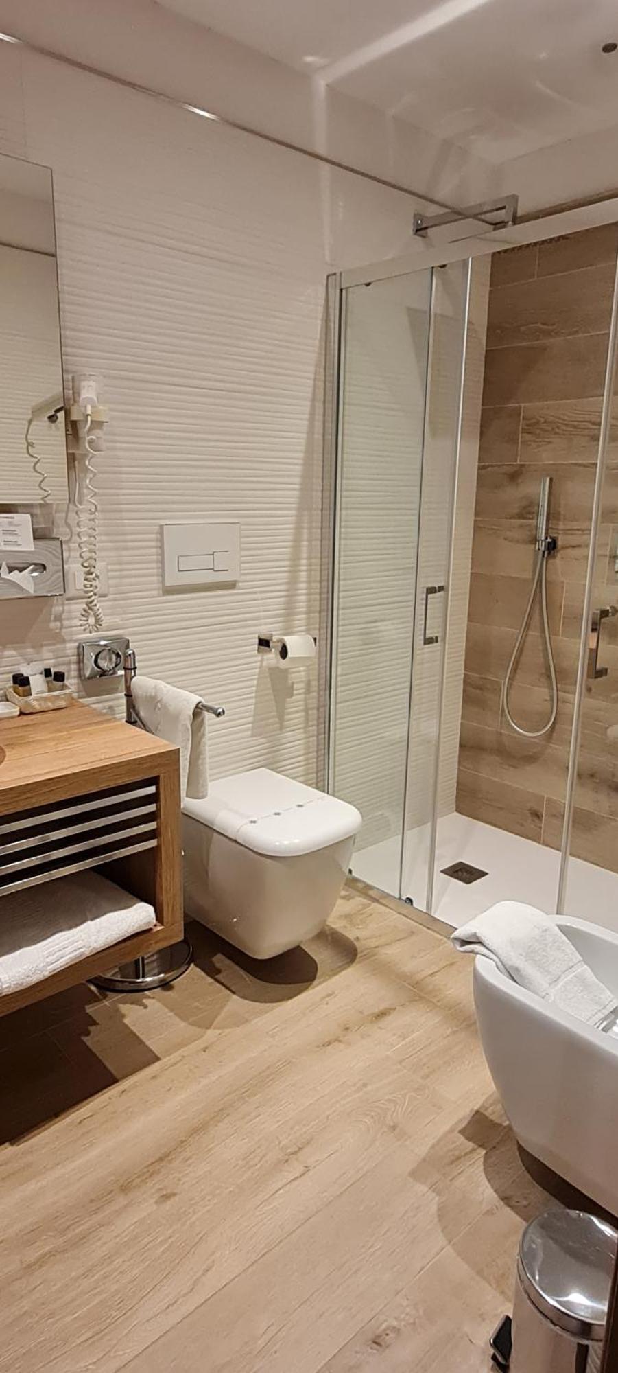 Hotel Conca Verde 利尼亚诺萨比亚多罗 外观 照片