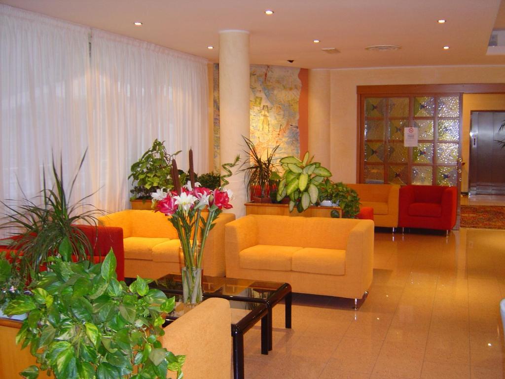 Hotel Conca Verde 利尼亚诺萨比亚多罗 外观 照片